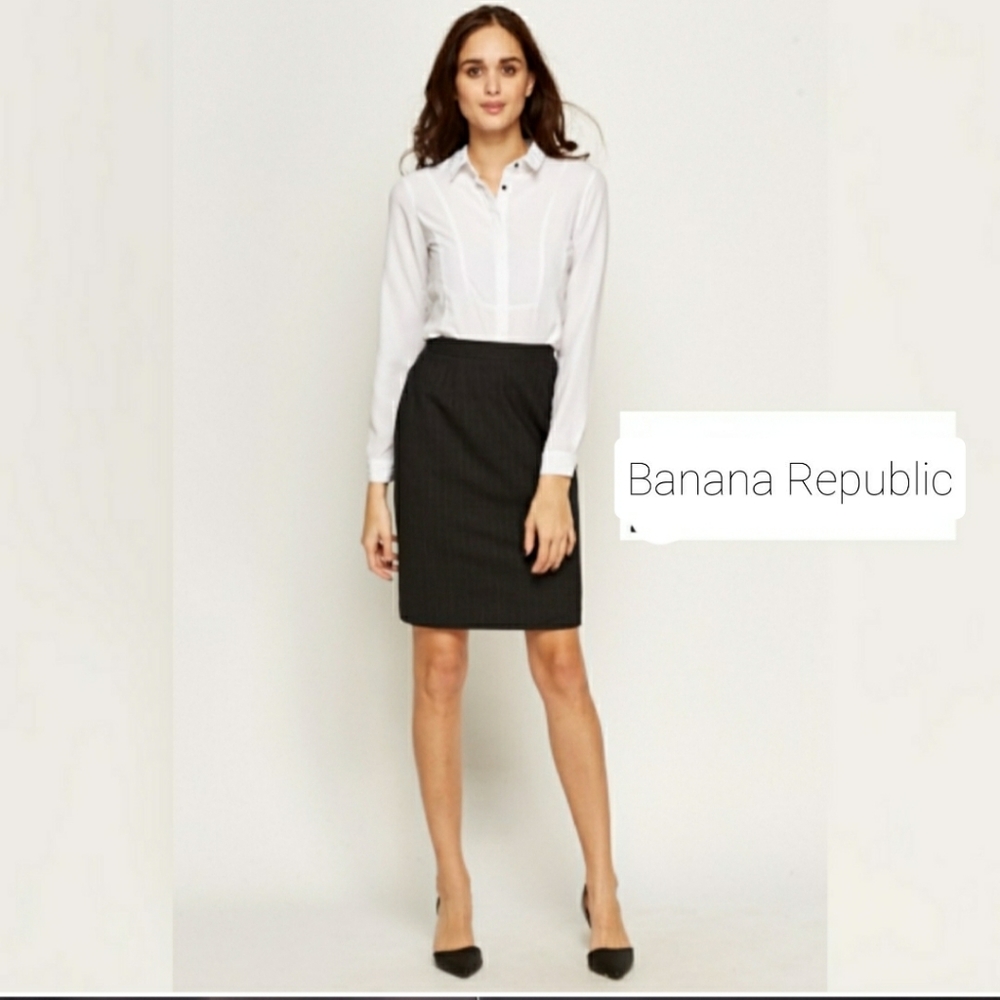 Black Banana Republic stretch skirt.